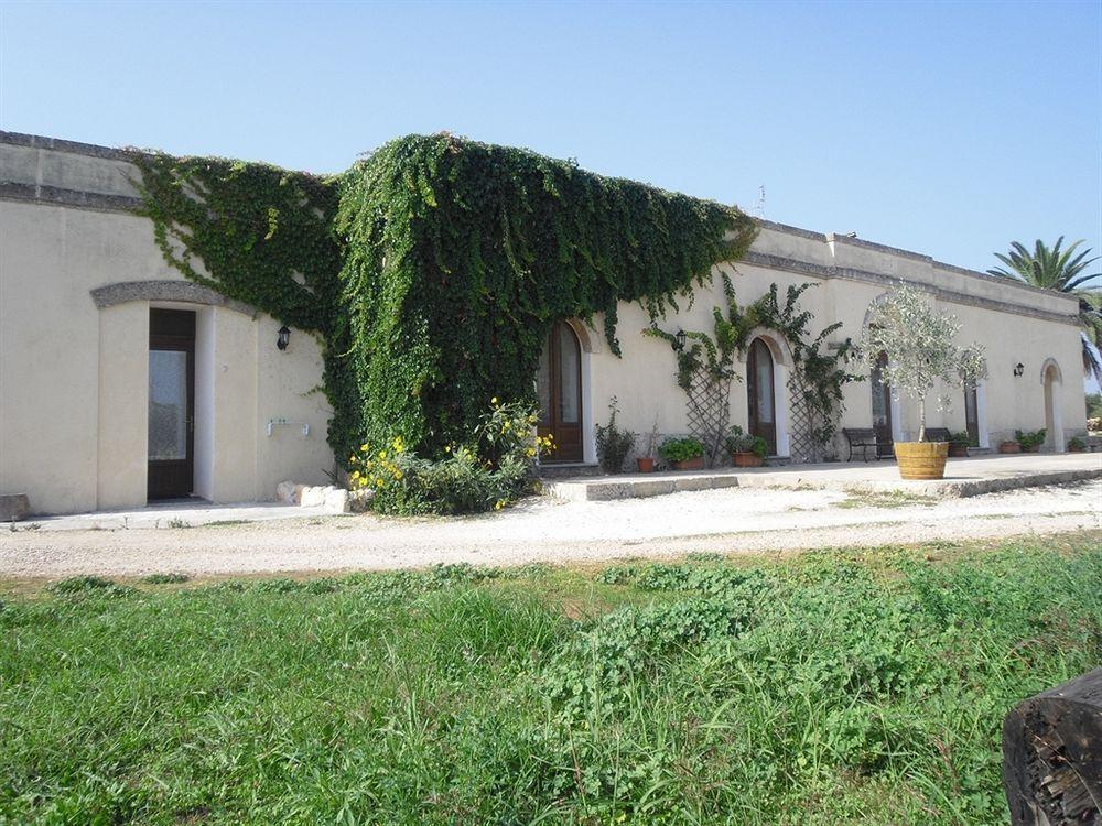Bio-Agriturismo Masseria La Palombara Salve Kültér fotó