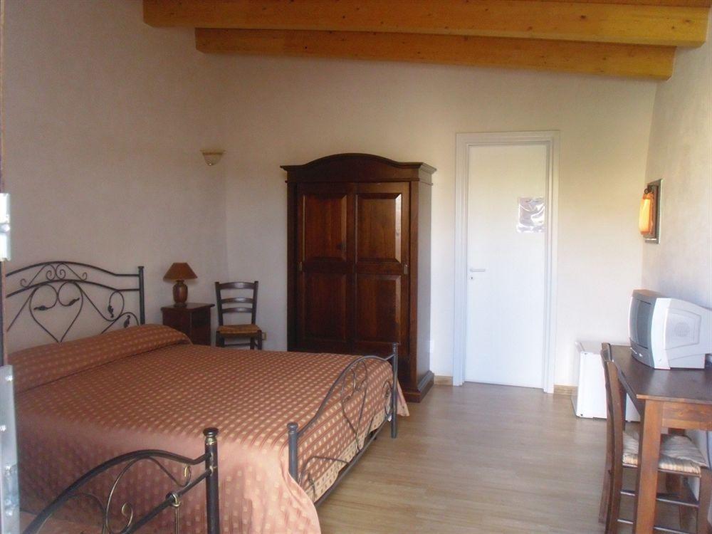 Bio-Agriturismo Masseria La Palombara Salve Kültér fotó